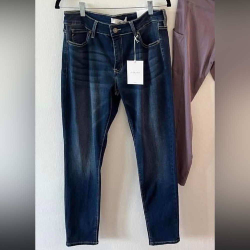 Dark denim skinny jeans